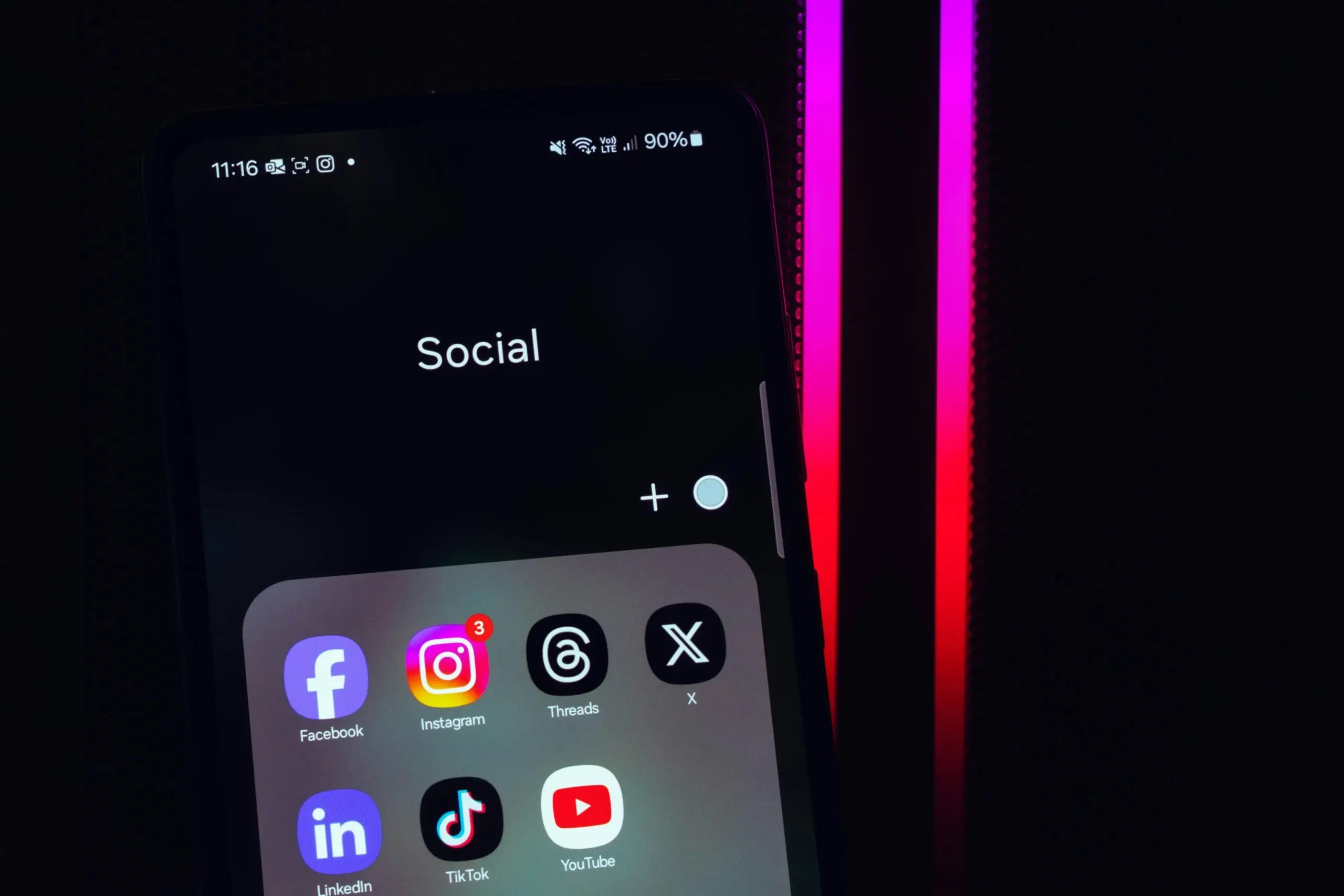 Gestion des réseaux sociaux et visibilité digitale par Wazerty