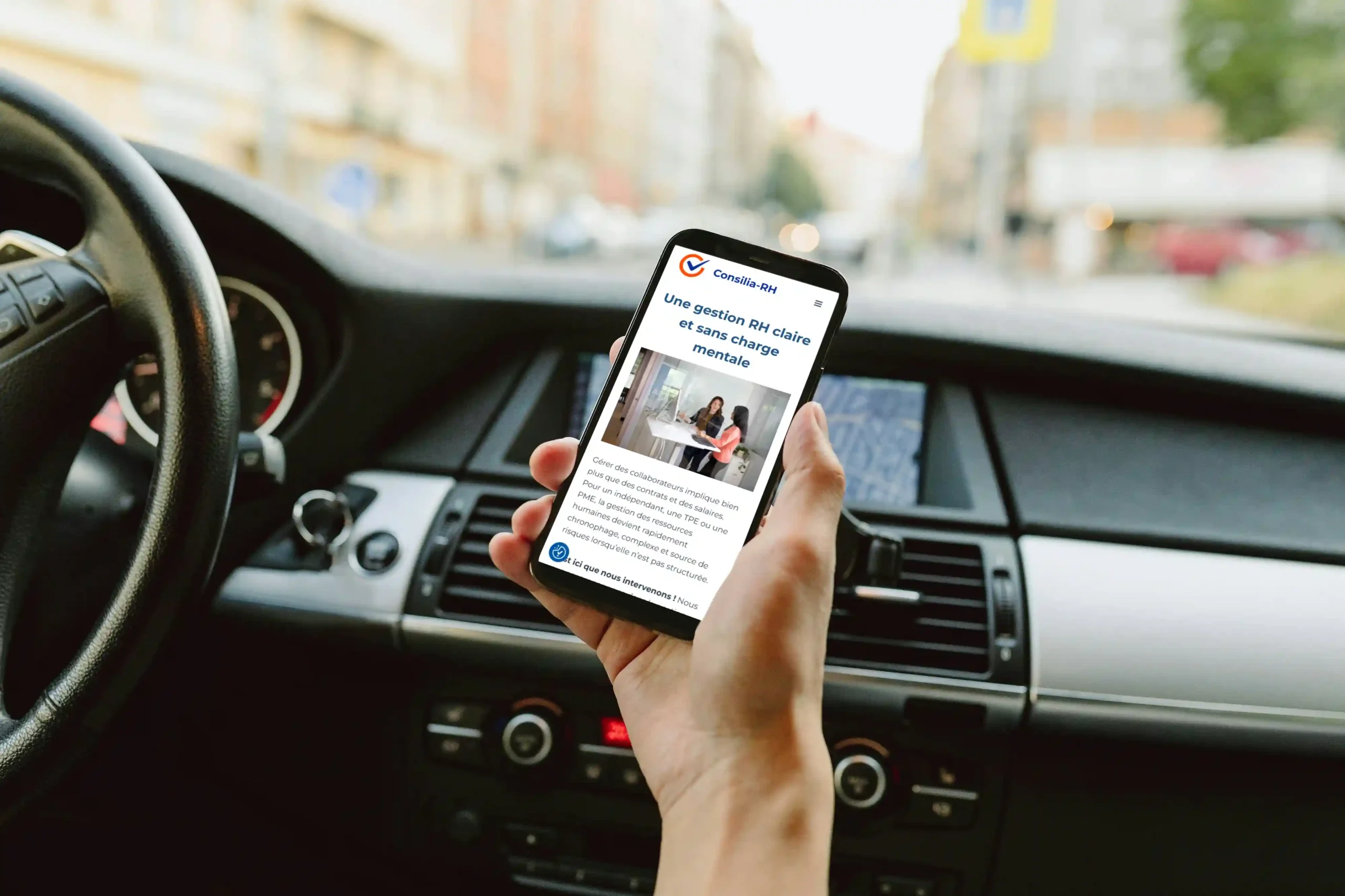 Version mobile responsive du site Consilia-RH réalisé par Wazerty